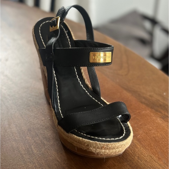 Hunter Gonave black leather, Wood block heel sandal size 7 - Picture 9 of 10